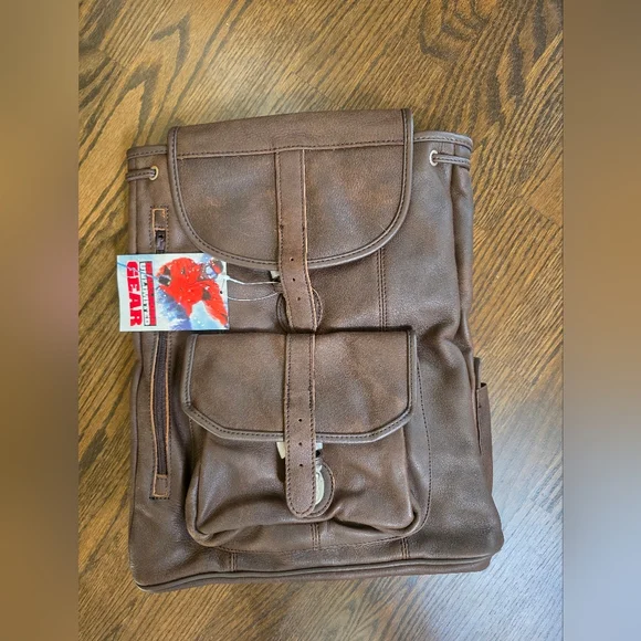 Vintage Marlboro Unlimited Gear- Leather / Cowhide Backpack - Picture 5 of 15